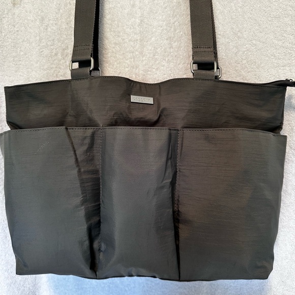 NWOT BAGGALLINI TOTE IN GRAY. 17” W x 10 1/2” H x 5” D. - Picture 3 of 10